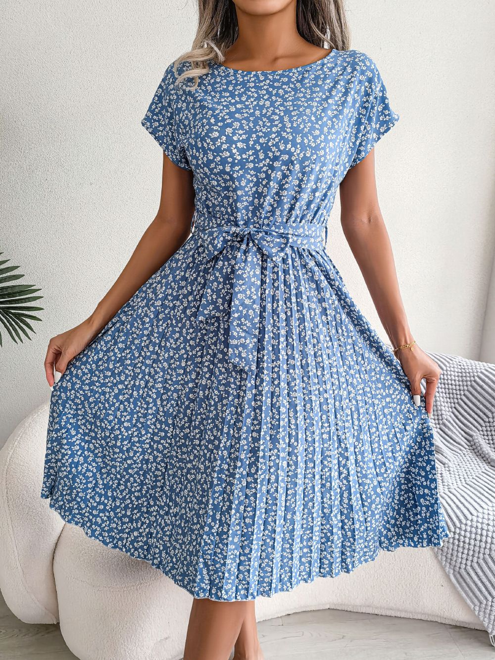 Taryn– Lightweight Vintage Floral Dress