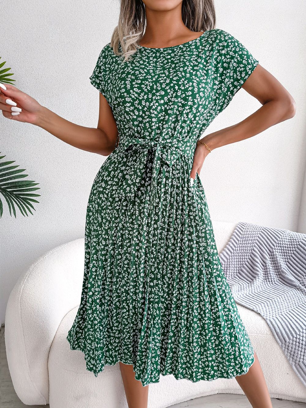 Taryn– Lightweight Vintage Floral Dress