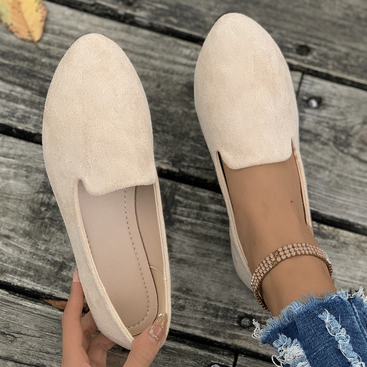 Tara - Simple Solid Color Pointed Toe Flat Shoes