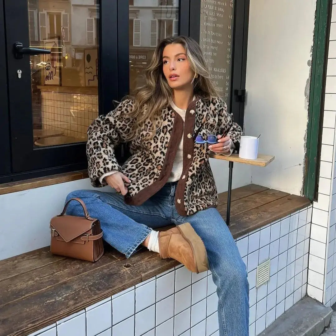 Lydia - Chic Leopard Cardigan
